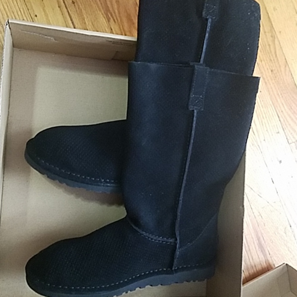 UGG